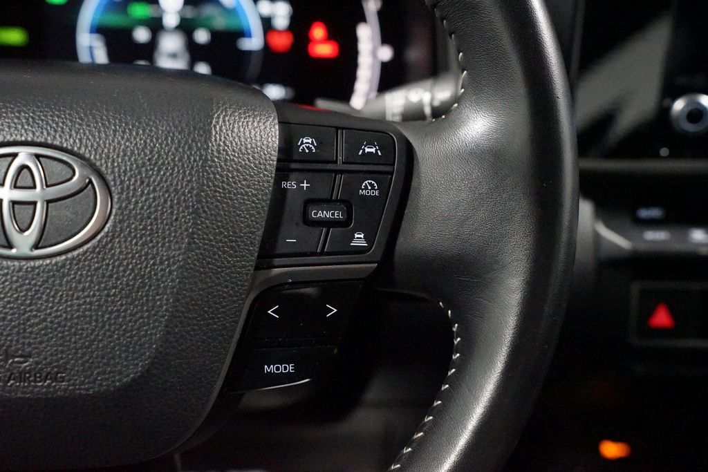 Certified 2025 Toyota Camry SE FWD image 13