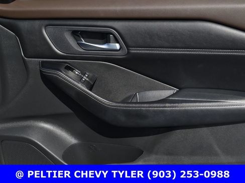 Used 2023 Nissan Rogue SL w/ SL Premium Package FWD image 14