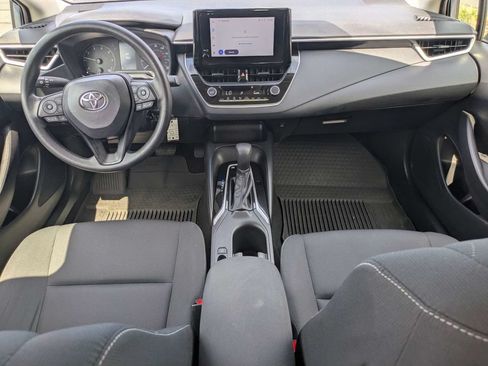 Used 2025 Toyota Corolla LE FWD image 2