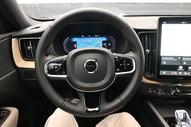 New 2026 Volvo XC60 B5 Plus w/ Protection Package Premier AWD/4WD image 24