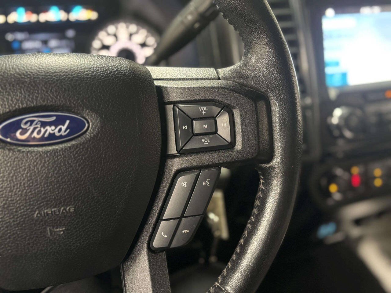 Used 2017 Ford F150 XLT w/ Equipment Group 302A Luxury AWD/4WD image 30