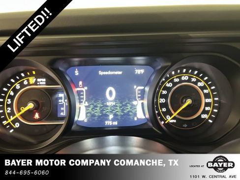 Used 2025 Jeep Gladiator Mojave AWD/4WD image 11