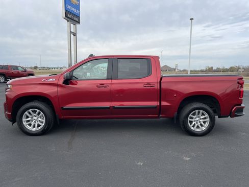 Used 2021 Chevrolet Silverado 1500 RST image 2