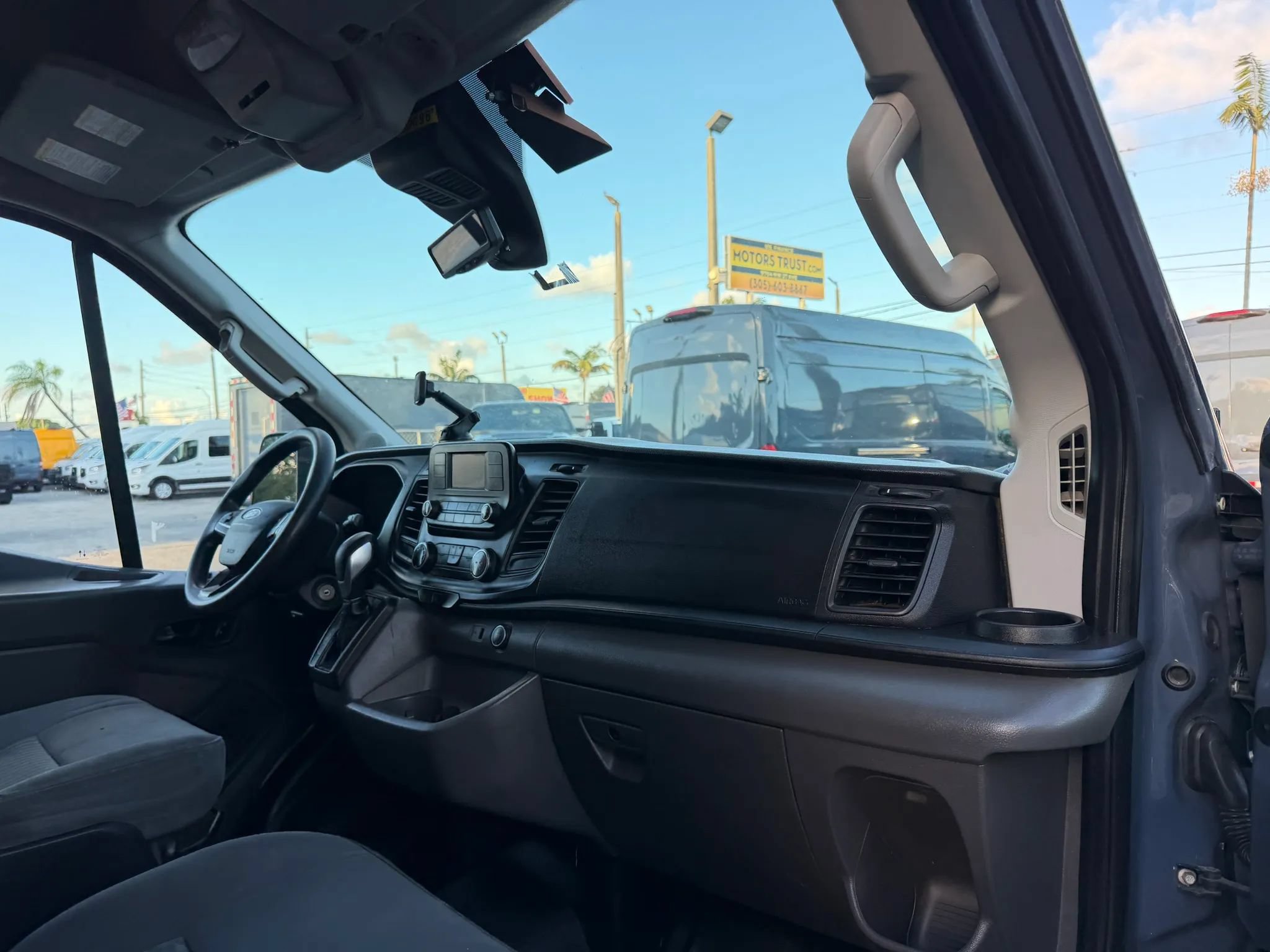 Used 2020 Ford Transit 250 148 High Roof Extended RWD image 17