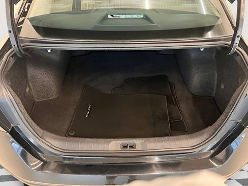 Used 2023 Nissan Altima 2.5 S FWD image 11