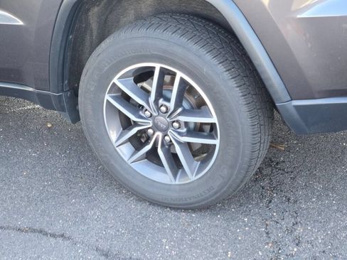 Used 2019 Jeep Grand Cherokee Limited AWD/4WD image 10
