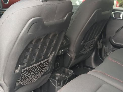 Used 2021 Jeep Wrangler Unlimited Rubicon image 18