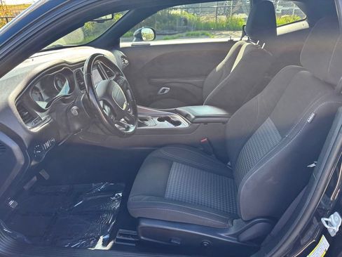 Used 2021 Dodge Challenger SXT RWD image 10