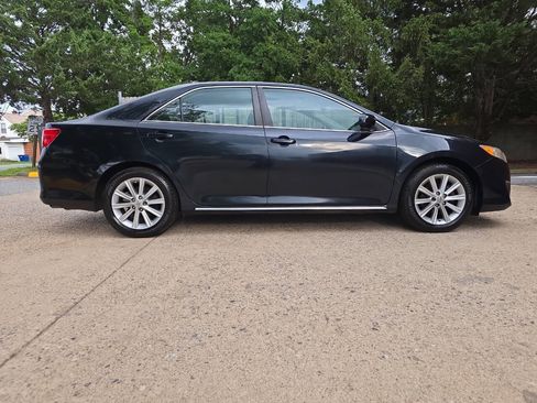 Used 2012 Toyota Camry XLE image 4