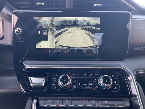 Certified 2025 GMC Sierra 2500 Denali Ultimate w/ Max Trailering Package image 11