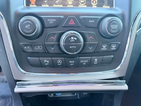 Used 2017 Jeep Grand Cherokee Limited image 15