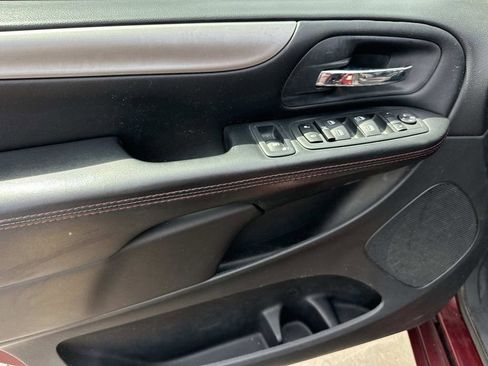 Used 2019 Dodge Grand Caravan GT FWD image 16