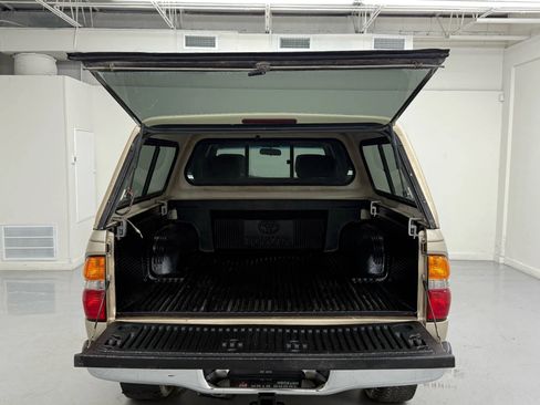 Used 2001 Toyota Tacoma PreRunner image 33