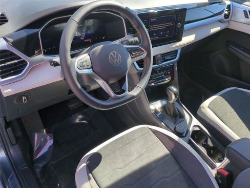 New 2026 Volkswagen Taos SE image 9