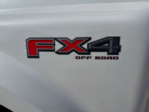 Used 2025 Ford F450 Platinum w/ FX4 Off-Road Package AWD/4WD image 9