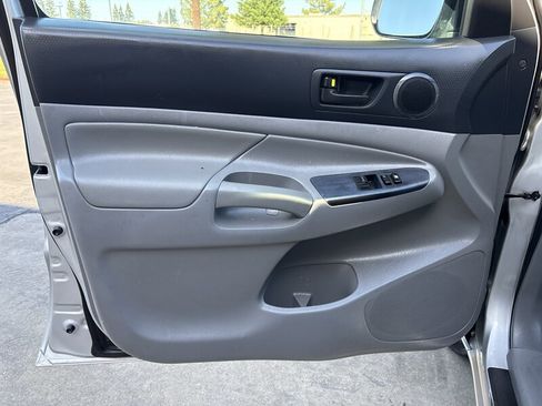 Used 2012 Toyota Tacoma 2WD Access Cab image 27