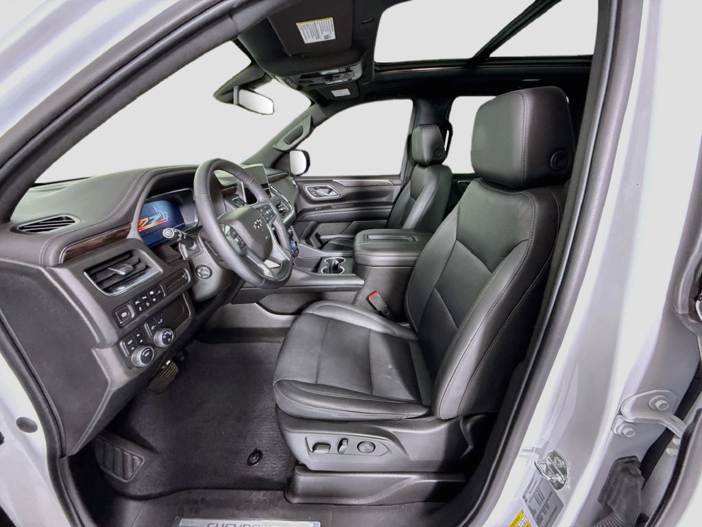 Used 2022 Chevrolet Tahoe Z71 w/ Luxury Package AWD/4WD image 19