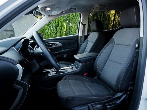 Used 2020 Chevrolet Traverse LS FWD image 7