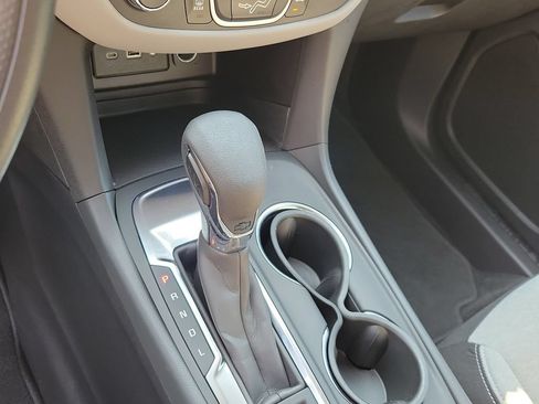 Used 2024 Chevrolet Equinox LS w/ LS Convenience Package FWD image 32