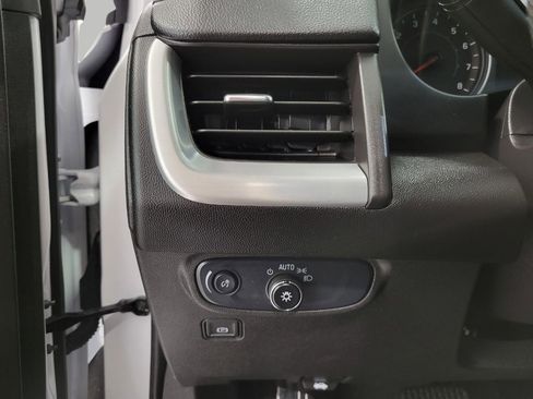 Used 2024 GMC Terrain SLE image 11