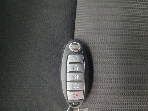 Used 2021 Nissan Sentra SV FWD image 32