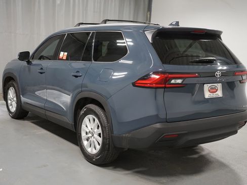 Certified 2024 Toyota Grand Highlander FWD image 6