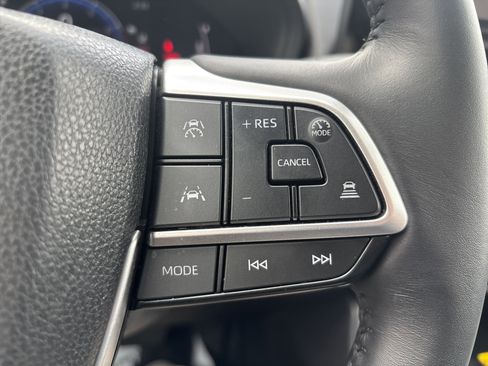 Used 2025 Toyota Grand Highlander XLE image 21