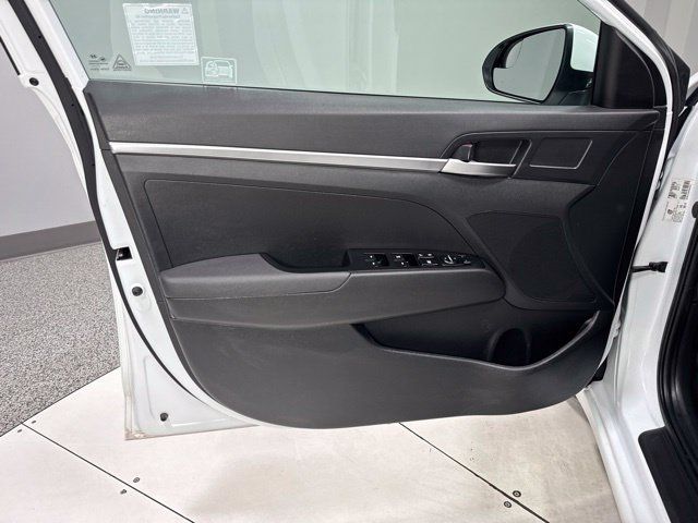Used 2020 Hyundai Elantra SE w/ Cargo Package (C1) FWD image 8