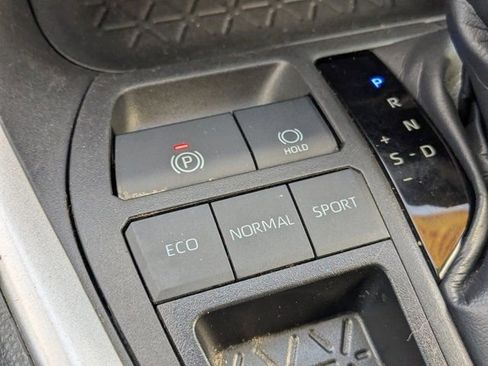 Used 2023 Toyota RAV4 XLE w/ Convenience Package image 29