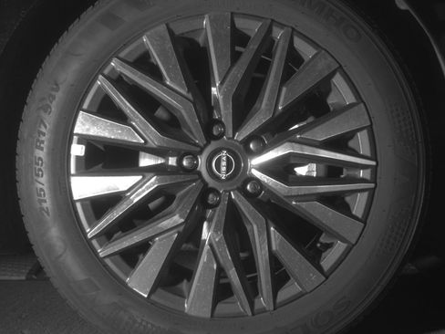 Used 2025 Nissan Altima 2.5 SV FWD image 13