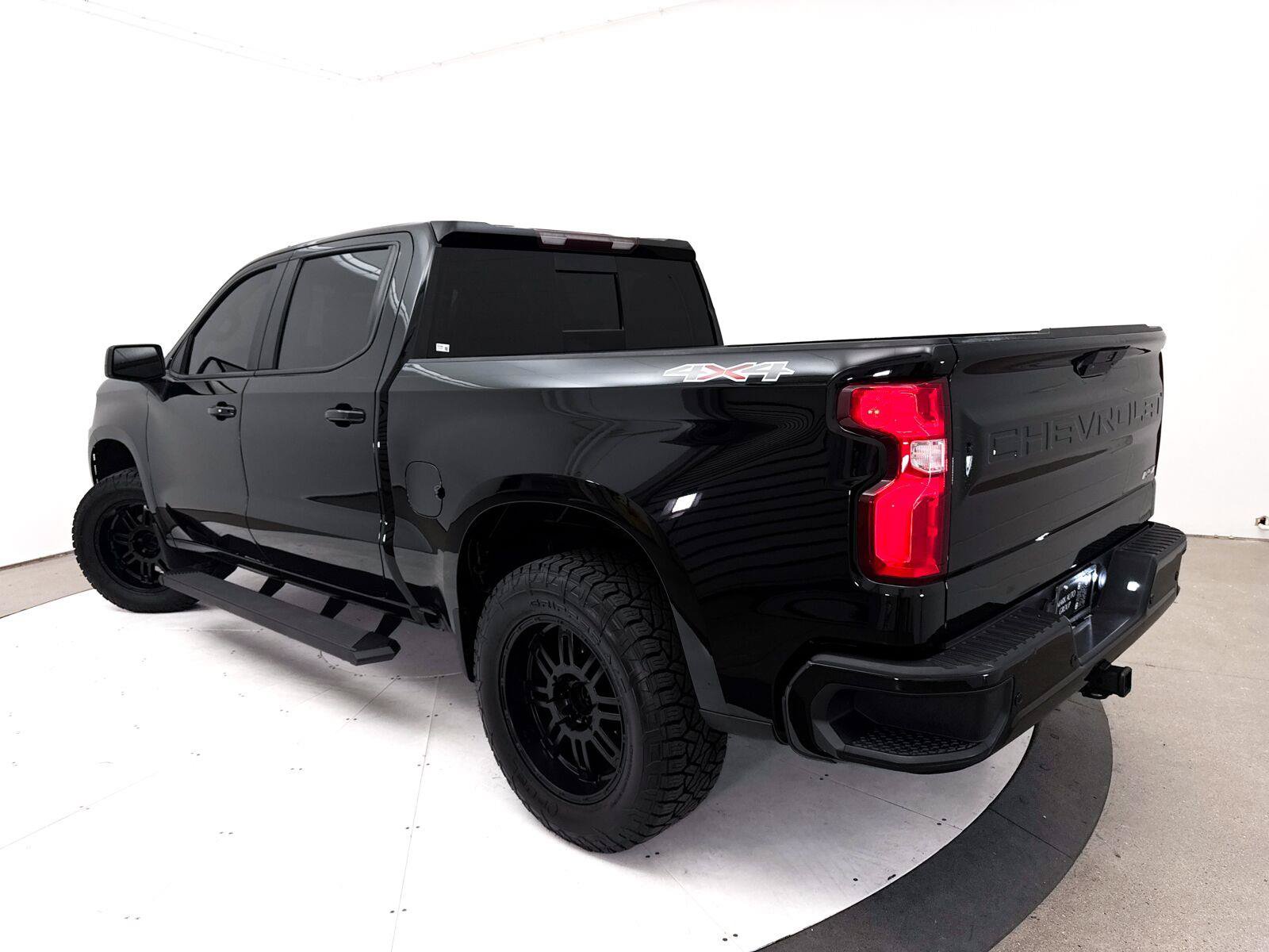 Used 2021 Chevrolet Silverado 1500 RST w/ Convenience Package II AWD/4WD image 2
