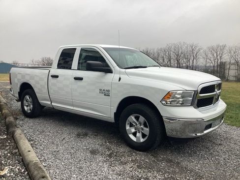 Used 2024 RAM 1500 Classic SLT image 4