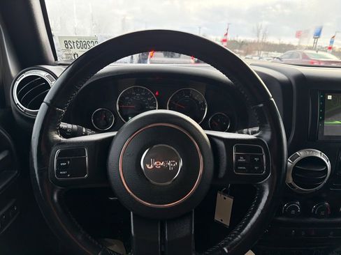 Used 2017 Jeep Wrangler Unlimited Sahara image 15