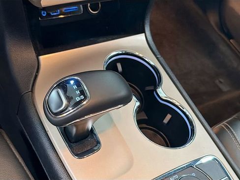 Used 2015 Jeep Grand Cherokee Limited image 17