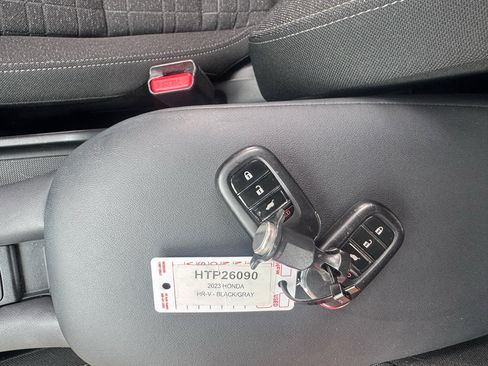 Certified 2023 Honda HR-V LX image 31