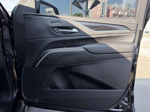 Used 2023 Cadillac Escalade Sport w/ LPO, ONYX Package image 34