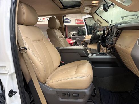 Used 2016 Ford F250 Lariat w/ Lariat Ultimate Package AWD/4WD image 38