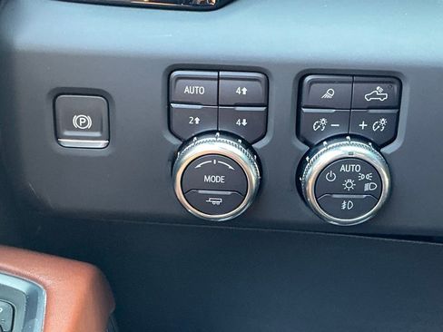 Certified 2024 GMC Sierra 2500 Denali Ultimate image 50