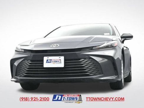 Used 2025 Toyota Camry LE FWD image 49