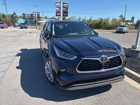 Used 2025 Toyota Highlander Platinum image 15
