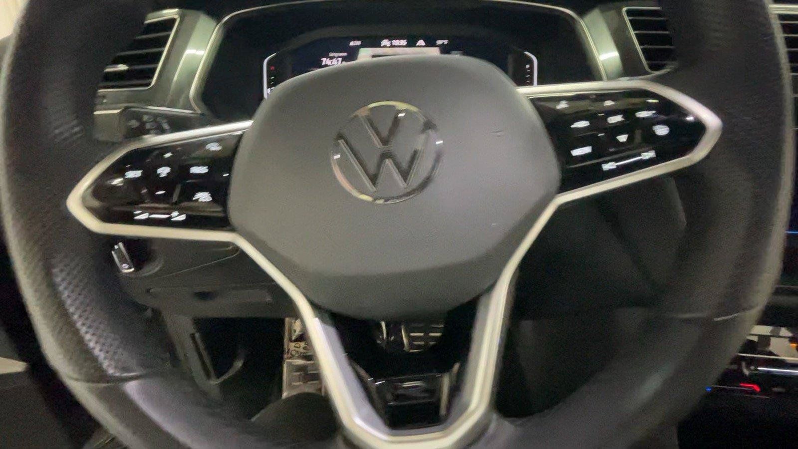 Used 2022 Volkswagen Tiguan SEL R-Line AWD/4WD image 33