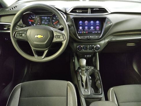 Used 2021 Chevrolet TrailBlazer LT w/ Convenience Package FWD image 22