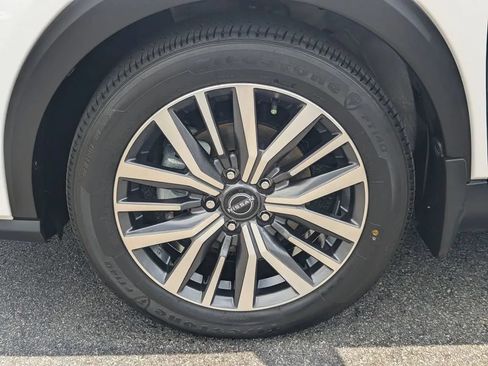 Certified 2024 Nissan Kicks SV FWD image 11