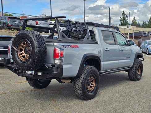 Used 2021 Toyota Tacoma TRD Off-Road AWD/4WD image 8