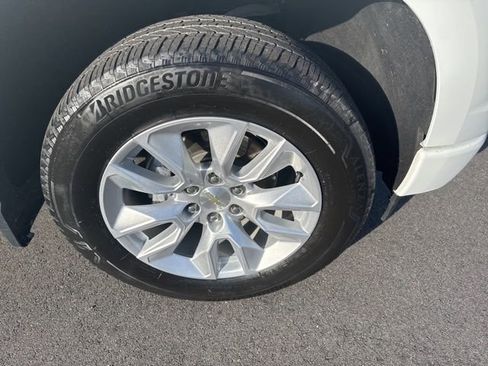 Used 2023 Chevrolet Silverado 1500 Custom image 10