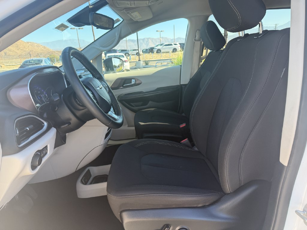 Used 2024 Chrysler Voyager LX FWD image 11