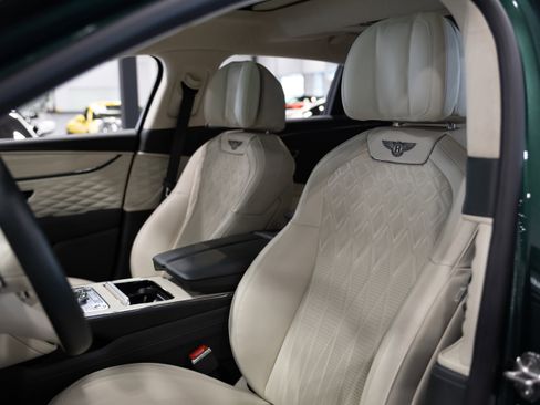 Used 2023 Bentley Flying Spur Plug-In Hybrid AWD/4WD image 14