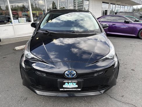 Used 2018 Toyota Prius Two w/ Prius Two Safety Plus Package FWD image 12