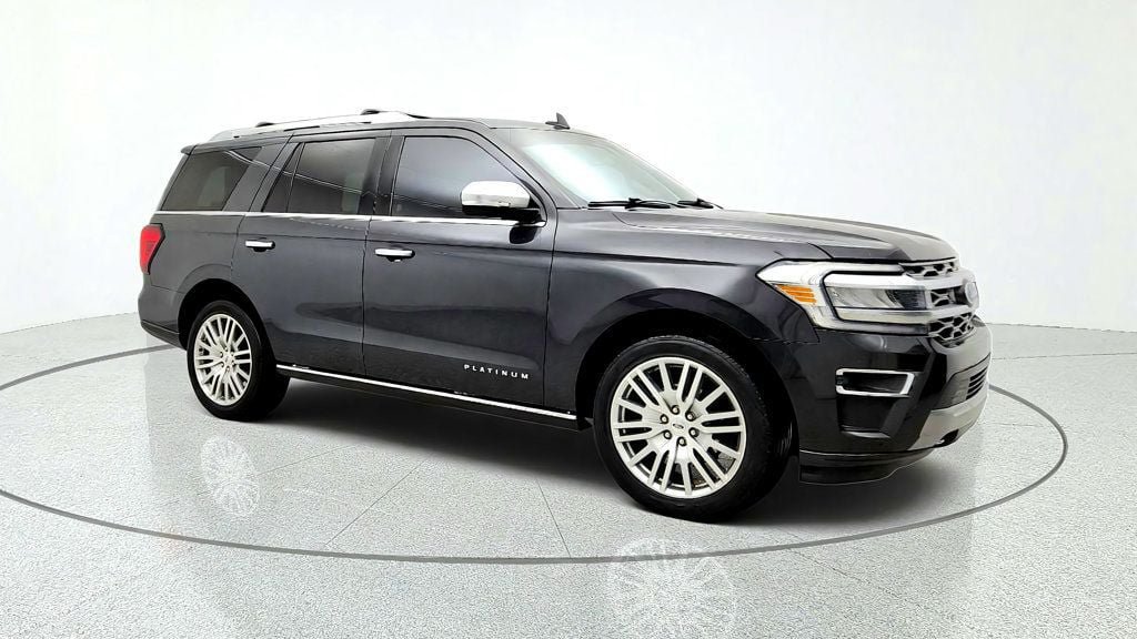 Used 2022 Ford Expedition Platinum AWD/4WD image 3
