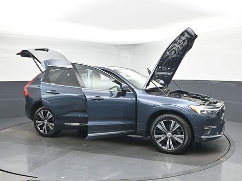 Used 2023 Volvo XC60 B5 Plus w/ Climate Package image 42